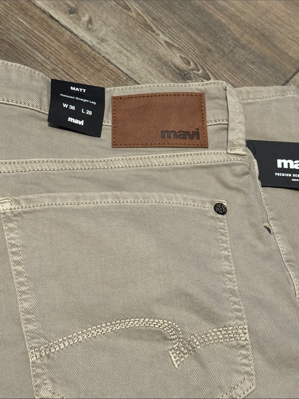 Matt Relaxed Straight Leg Jeans - Picture 5 of 5